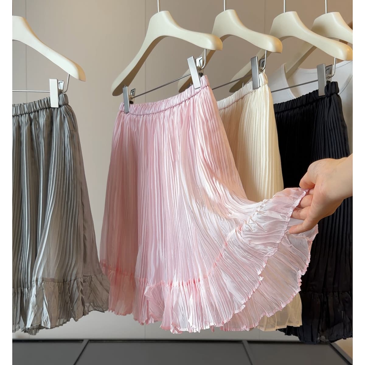 Fashionable and gentle skirt for women, new summer design, slimming and hip-covering, versatile A-line stitching, pleated, large hem mid-skirt