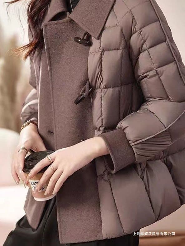 Young Mom Style Fashion White Duck Down Jacket Women 2025 New, Middle-Aged and Elderly Stylish Loose Coat