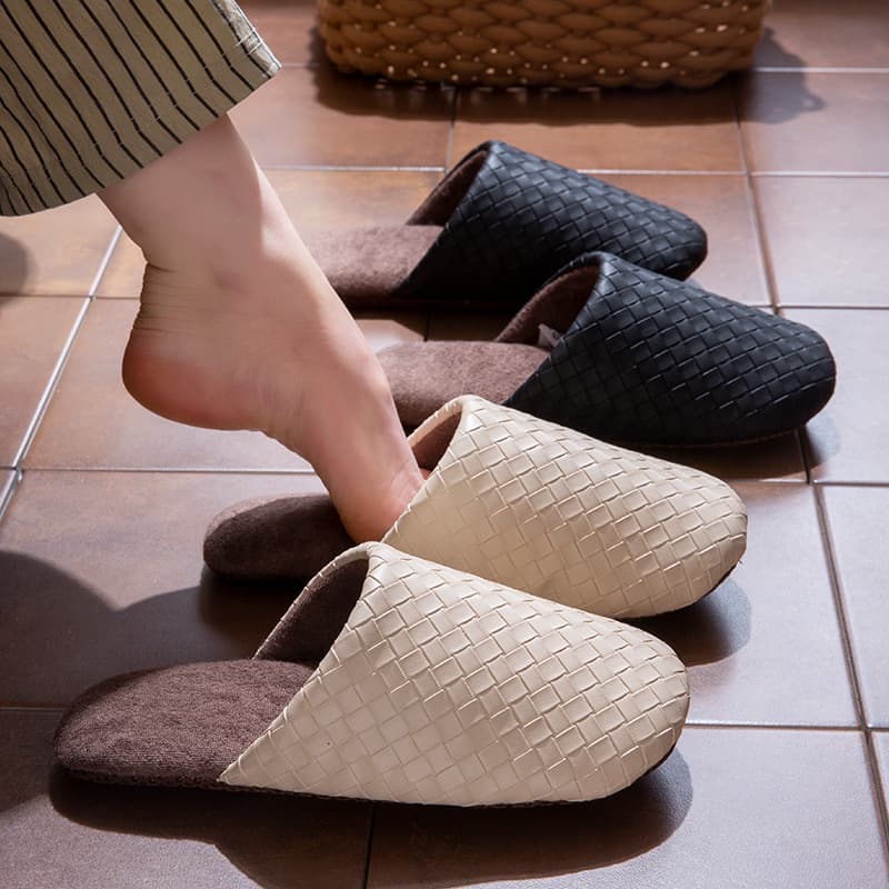 Fashion Home Leather Slippers Women Autumn Winter Indoor Anti-Slip Soft Sole Japanese Style Silent Wood Floor House Slippers Men