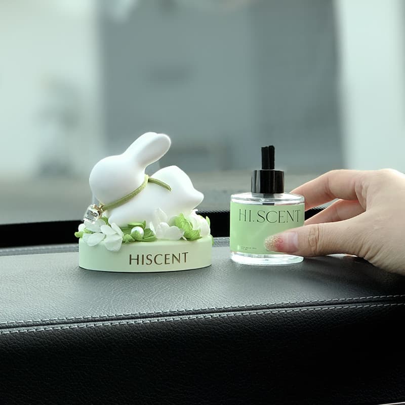 Car ornaments, high-end fresh green eternal flowers, cute rabbit center console decoration, car goddess aromatherapy, interior supplies