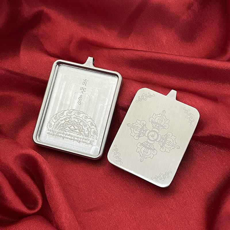 New Tibetan Style Exquisite Thangka Box in Titanium Steel, Hand-Painted Thangka Pendant Case, Tibetan Ornament with Gilded Gau Box Core