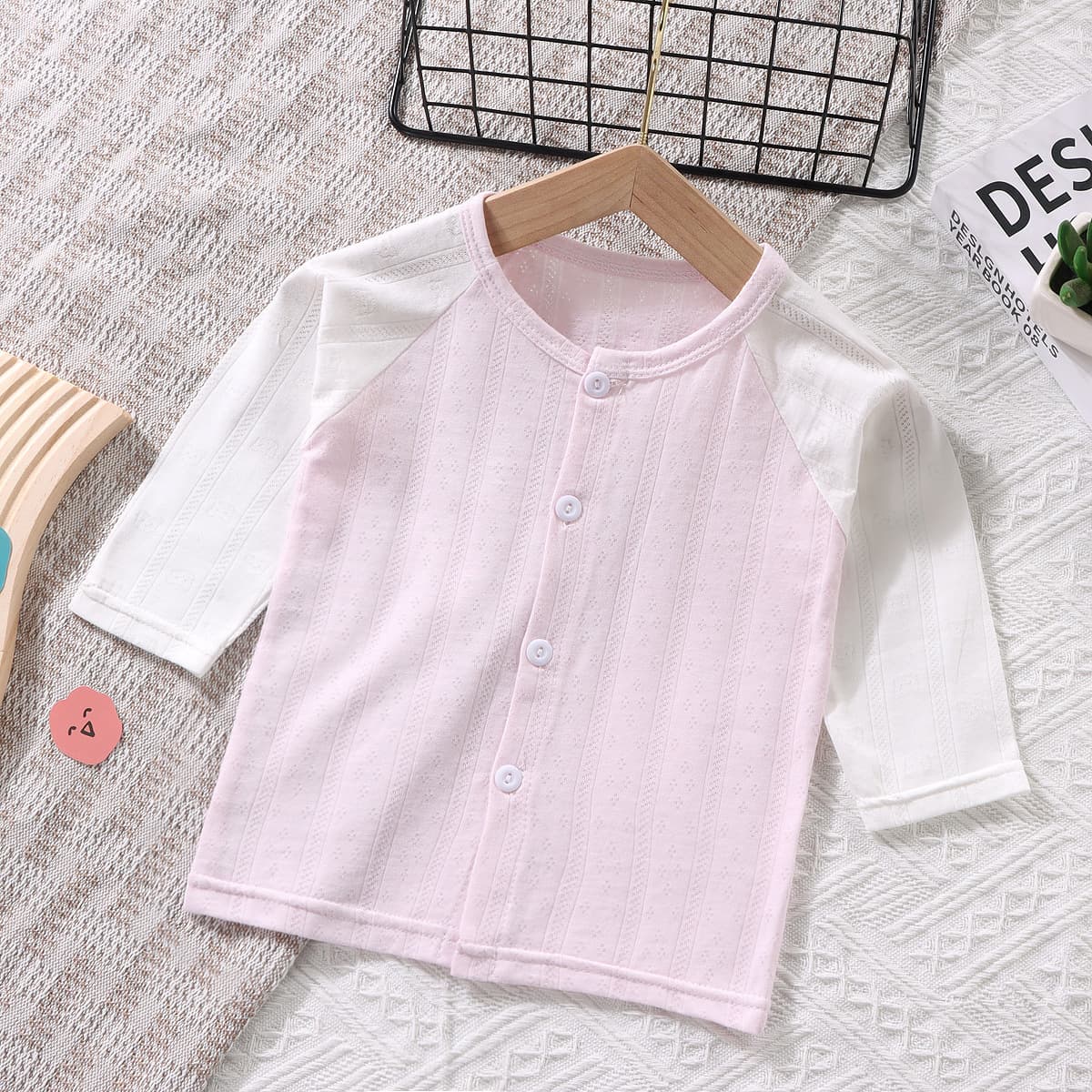 Infant and toddler cardigan top, summer style, thin, three-quarter sleeve, air-conditioned clothing, suitable for toddlers and young children.