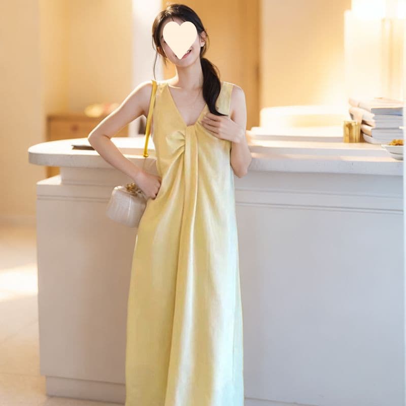 French elegant design twist knot V-neck sleeveless vest dress for women, sweet Korean version loose slimming A-line long dress.
