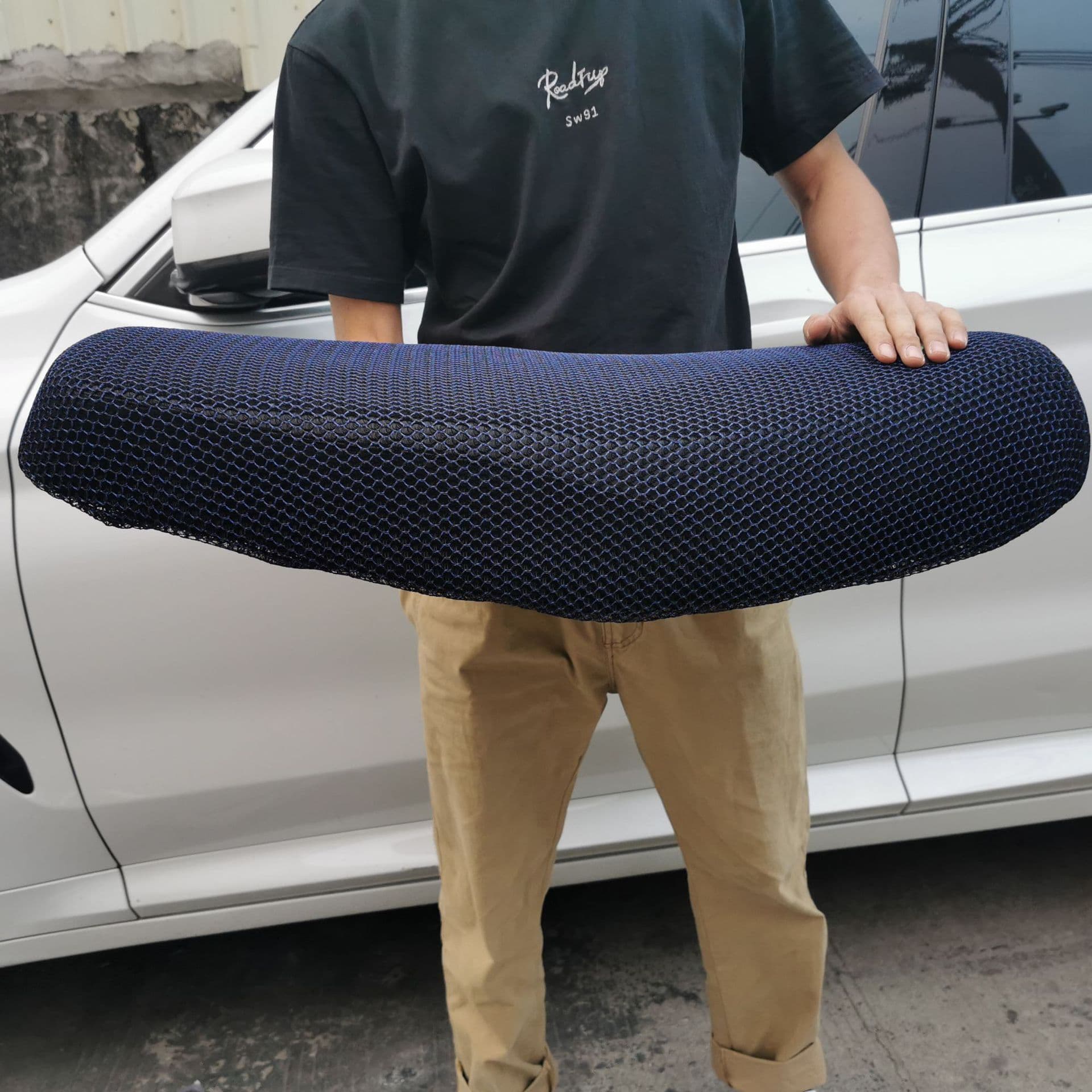 Moshuntong motorcycle 3D sun protection mesh seat cushion cover electric battery car universal honeycomb mesh breathable seat cushion cover