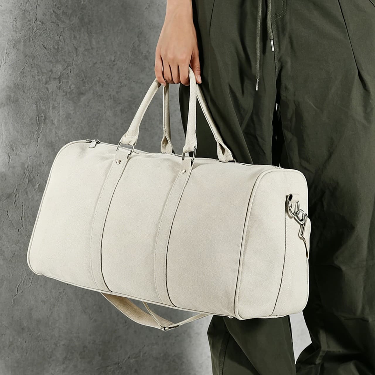 Large Capacity Canvas Duffle Bag Men's Trendy Cycling Bag Handbag Travel Bag Women's Casual Gym Bag Short Trip Carry-on Bag