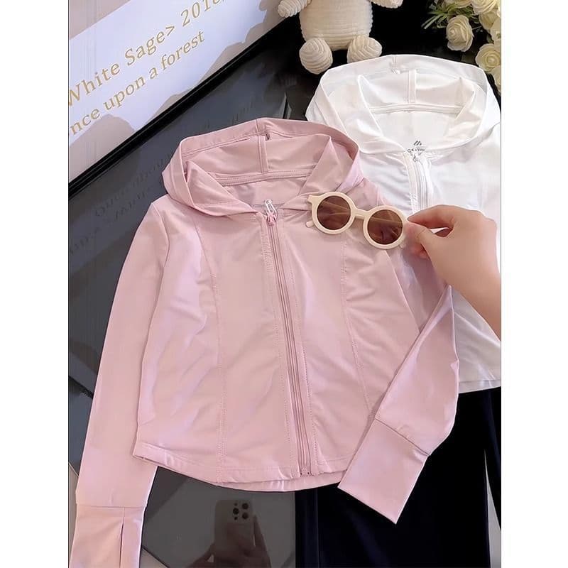 Girls' Summer 2025 New Ice Silk UV Protective Jacket Lightweight Skin Jacket for Older Girls