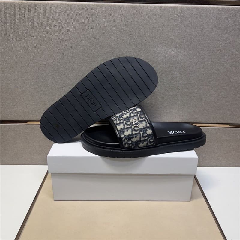 New Men's Casual Slippers, One-Strap Style, Trendy Outdoor Wear, High Appearance, Versatile, Non-Slip, Premium Fashion Men's Slippers