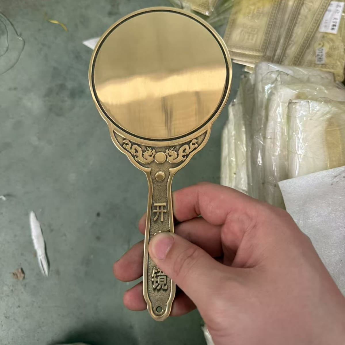 Eight-foot brass mirror, flat mirror, hand-held mirror, twelve zodiac bronze mirror, handle mirror, Bagua mirror