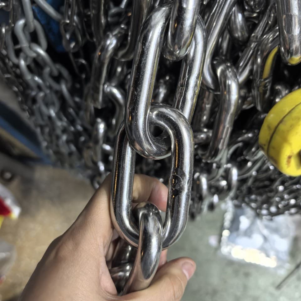 304 stainless steel chain, swing chain, long ring hanging chain, clothes drying chain, guardrail anti-theft chain, dog leash wholesale.
