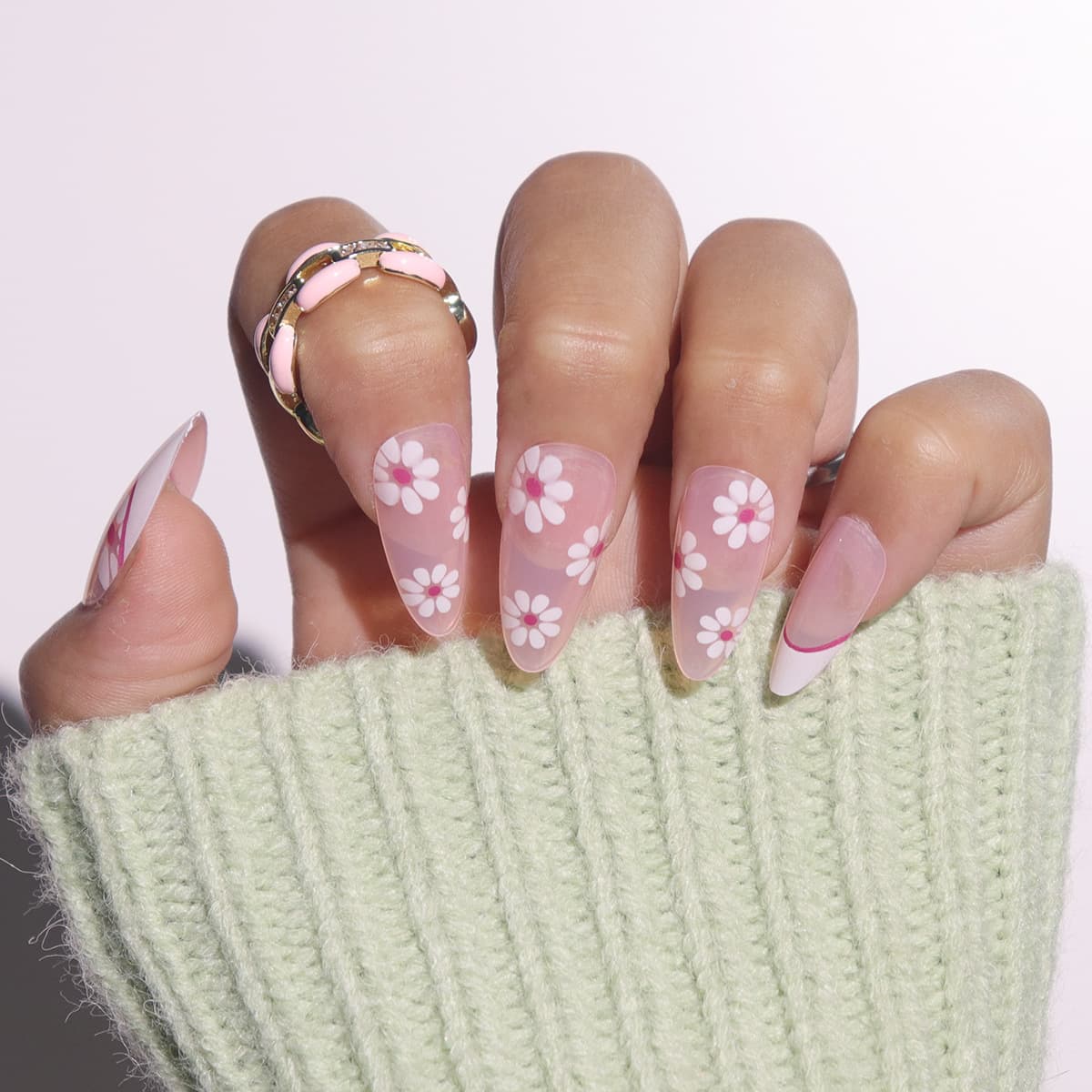 European and American Fashion Ins Style Simple French Sweet Red Flower Fresh Nail Art Wearable Nails