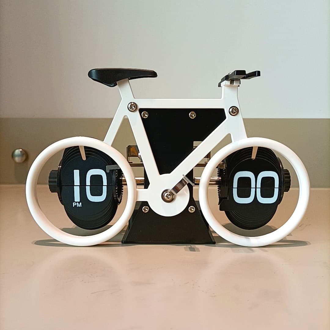 German automatic flip clock, retro living room ornament, bicycle flip mechanical clock, alarm clock, personalized table clock