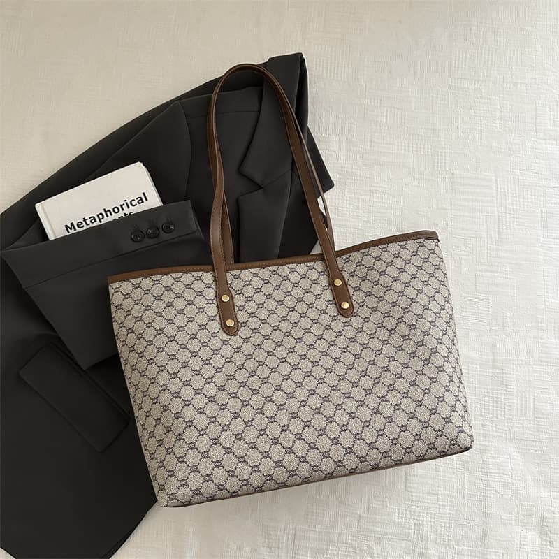 Large Capacity Tote Bag for Women Commute Personalized 2025 New Aesthetic Niche Textured Handbag Shoulder Bag
