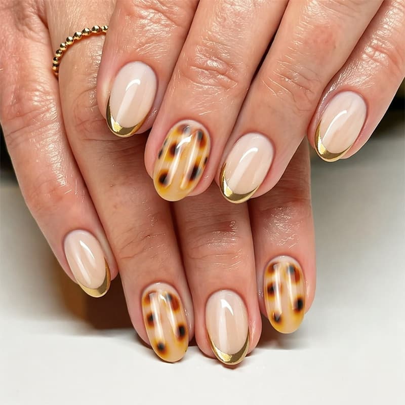 Short Oval Nails Autumn and Winter Wearable Nails Golden French Nails Hot Girl Leopard Print 24 Pieces Removable Fake Nails Manicure