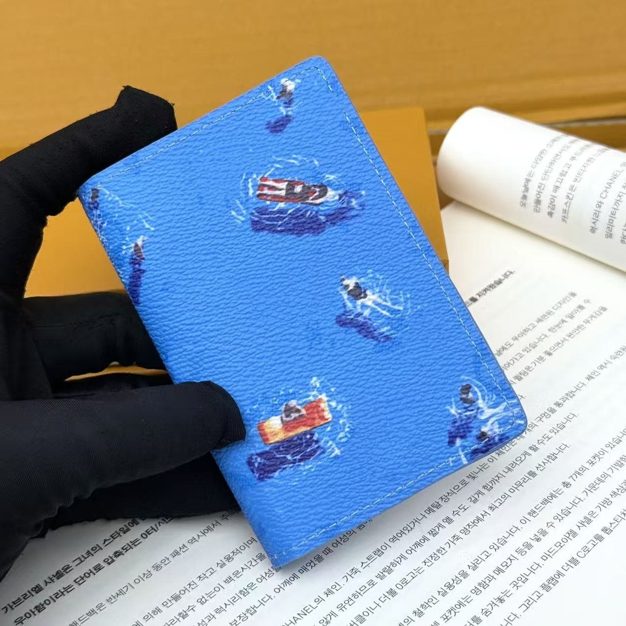 Exquisite Botanical & Animal Travel Passport Holder Pocket Wallet Card Case with Multiple Slots, High Quality