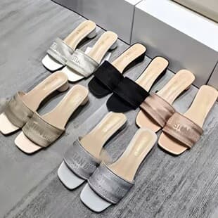 D brand foreign trade 2026 summer new embroidered sheepskin letter cool slippers for outdoor vacation flat round thick heel one-strap slippers