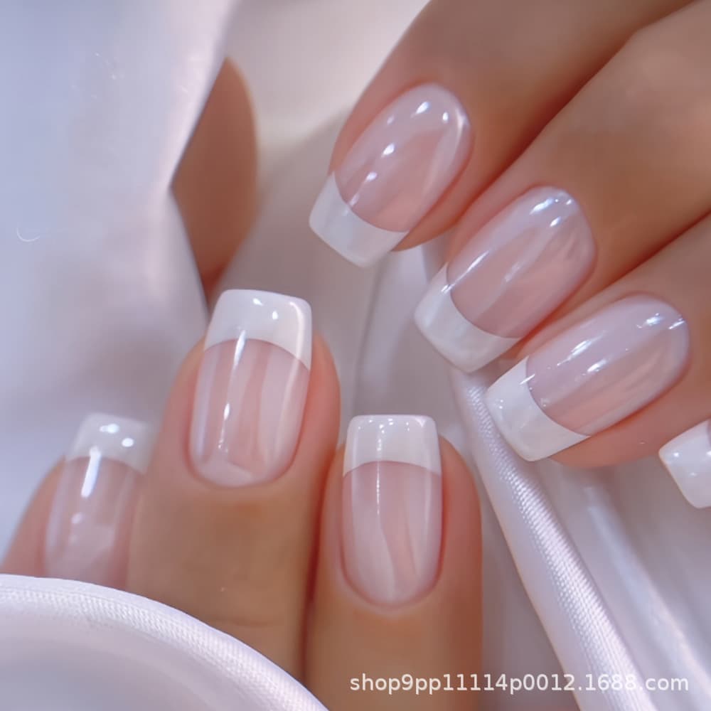 Wholesale White French Gradient Wear Nails - Simple Short White Fake Nail Tips for Wearable Nails