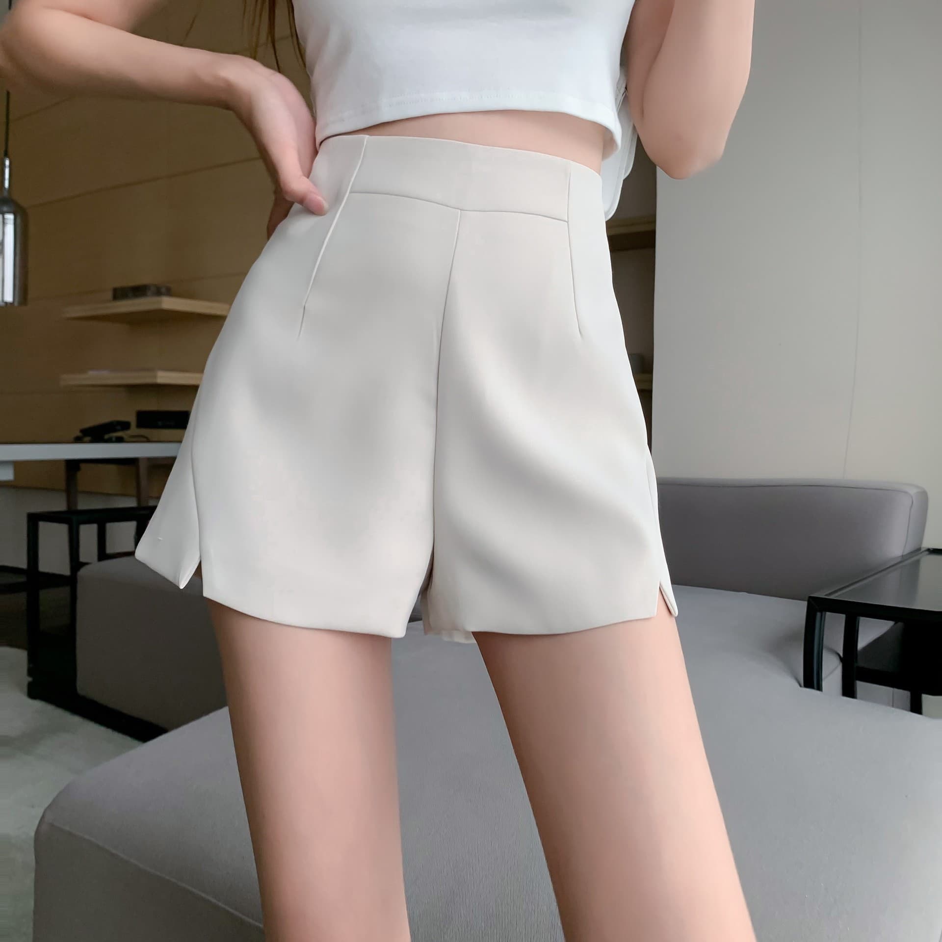 Small suit shorts women's summer loose 2022 new black outer wear high waist slimming a line solid color pants women m