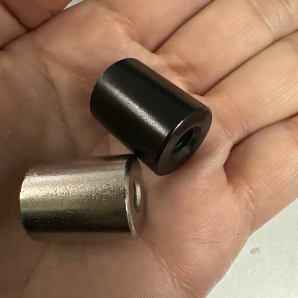 Camera phone live streaming stand adapter, quarter-inch imperial screw 1/4-20 threaded hole, aluminum alloy connector.