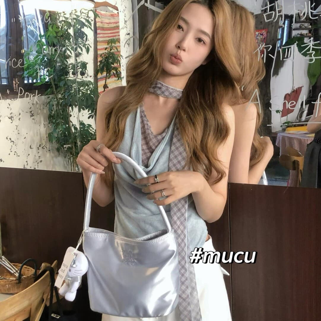 Sam · Korean niche brand mucu and ebony. Lusi/Zhang Yuanying idol Jennie same style ins underarm