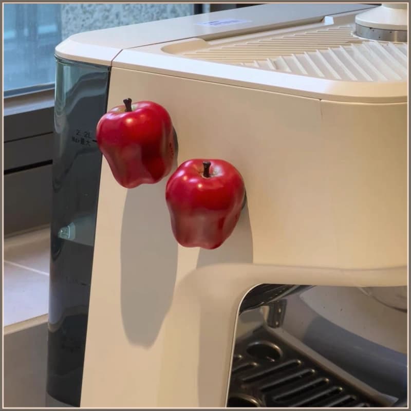 Red Apple Magnetic Refrigerator Magnet 3D Magnetic Cute Realistic Apple Magnet Suction Fridge Magnet DIY Decoration