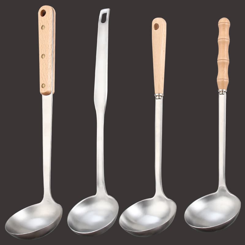 Factory wholesale stainless steel soup strainer, hot-selling wooden handle kitchenware on Amazon, kitchen items