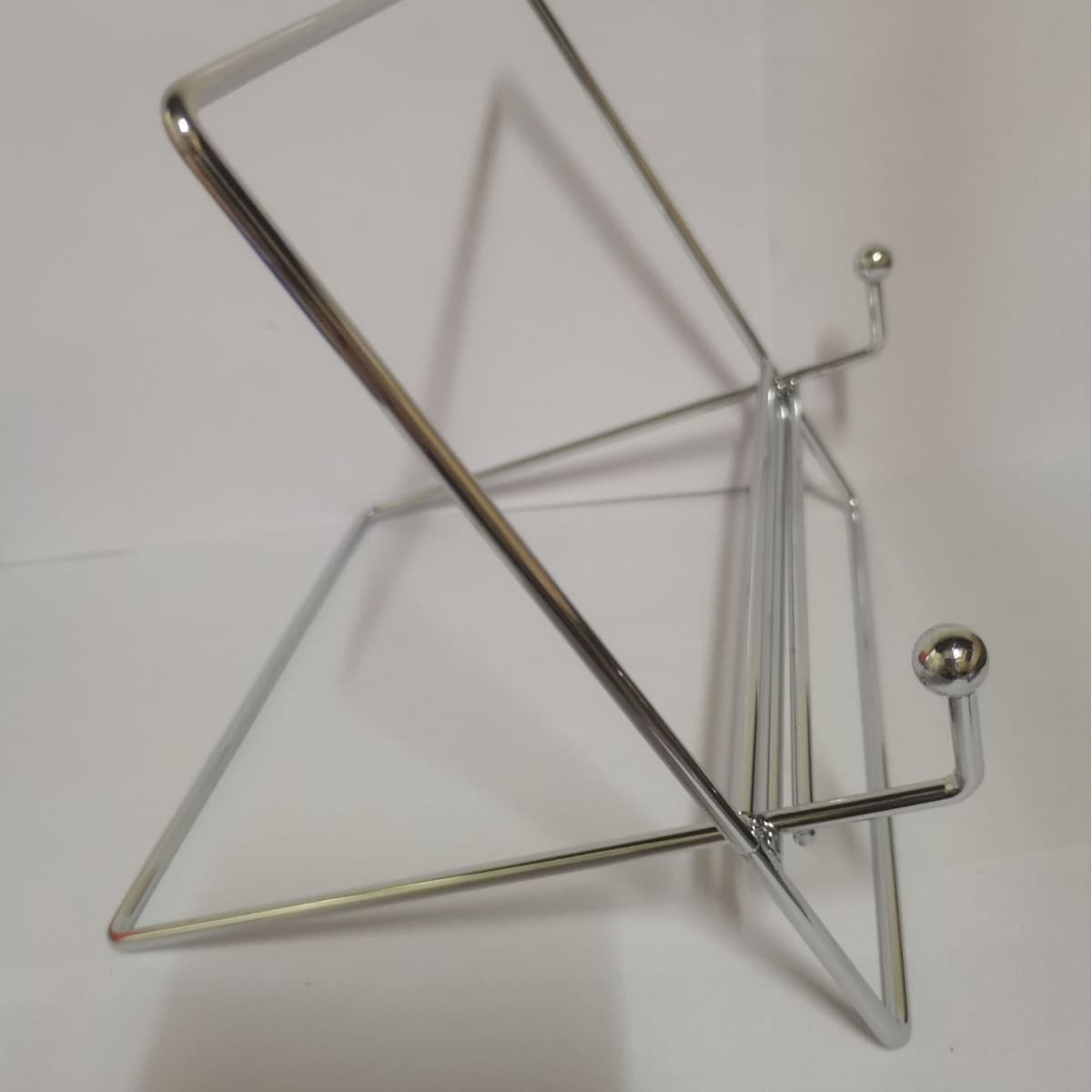 Deconstructible Iron Stand for Tablets, Clock Display, Photo Frame, Book Reading, and iPad Holder