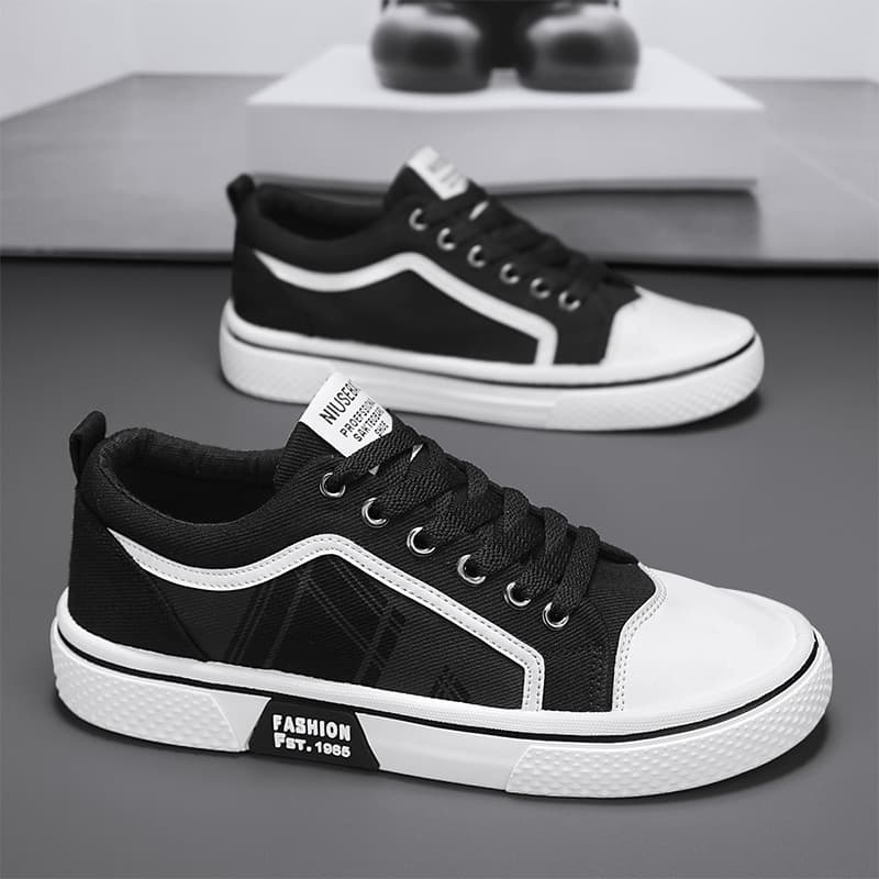 2026 Large Size Canvas Shoes for Men Summer New Casual Lightweight Versatile Low-Top Breathable Durable Skate Shoes