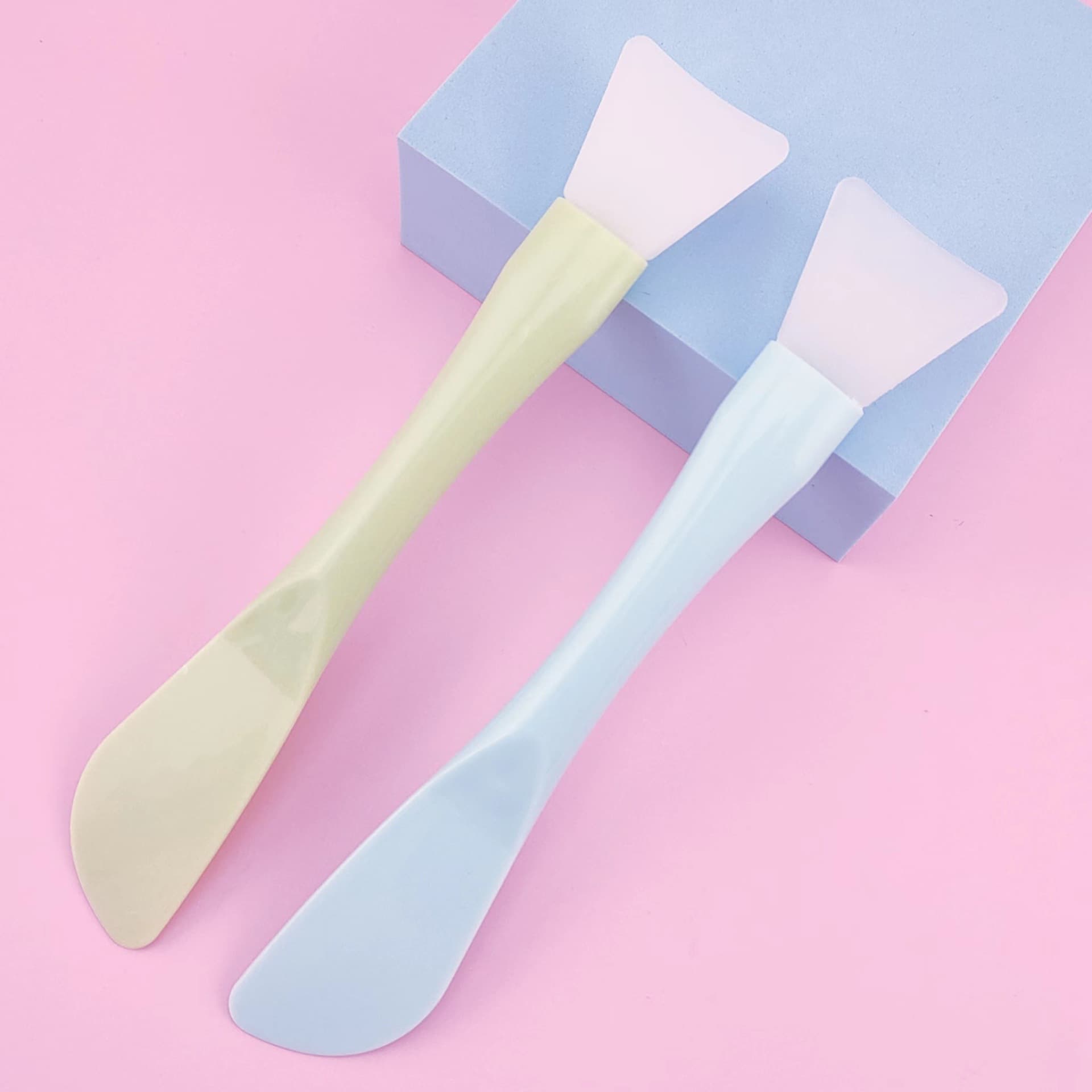 Soft Rubber Head with Scraper Mask Brush DIY Mask Adjustment Beauty Tool Dual-Purpose Mud Mask Makeup Brush