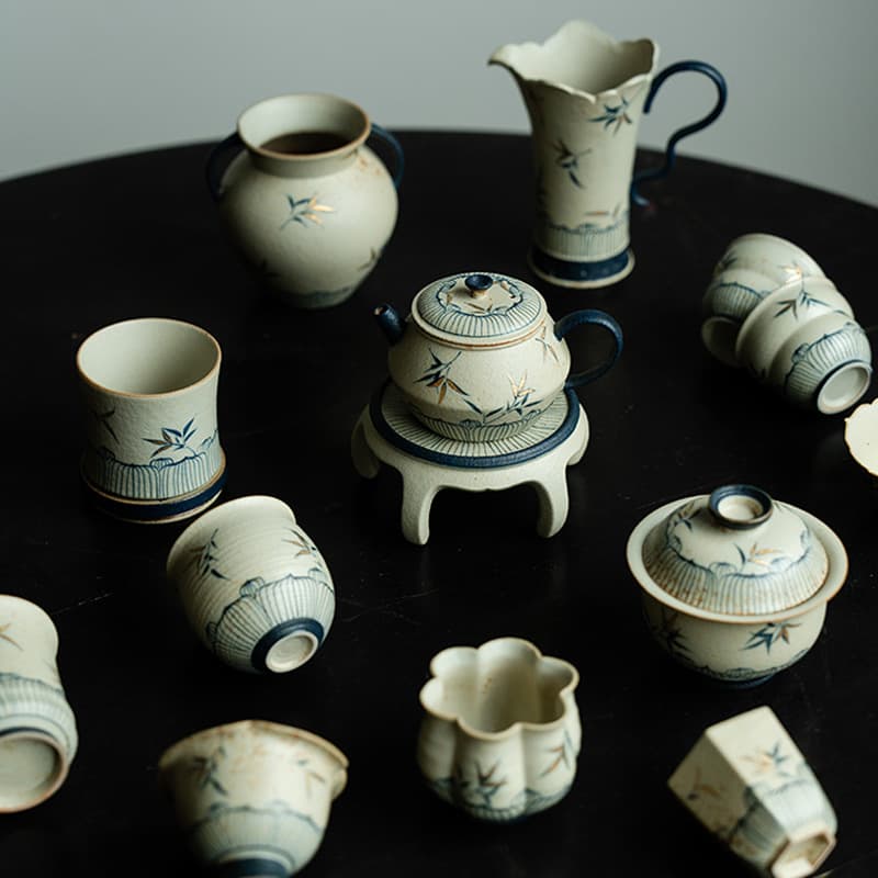 Blue and White Flint Red Covered Bowl, Tea Pot, Tea Cup, Gold-Traced Pure Hand-Painted Bamboo Shadow Master Cup, Tea Tasting Cup, Kung Fu Tea Set
