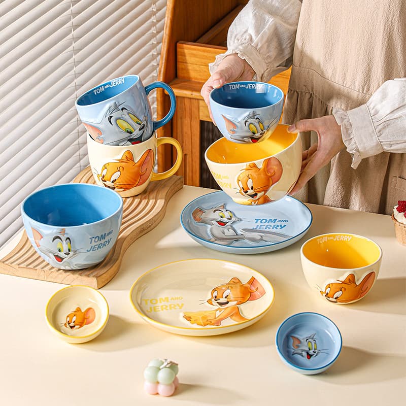 Tom and Jerry genuine co-branded embossed ceramic bowls and plates tableware combination set household rice bowl cute small bowl