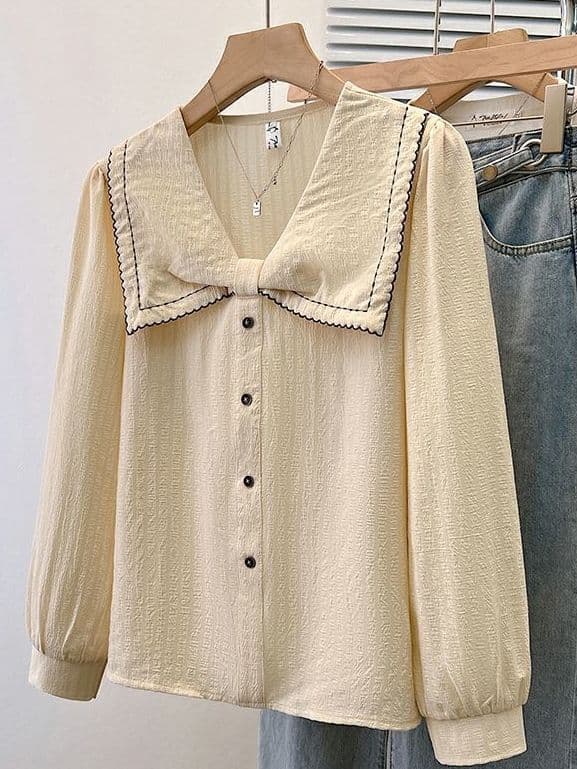 New slimming, stylish, and youthful women's autumn shirt, perfect for plus-size women, with a Hong Kong style base layer.