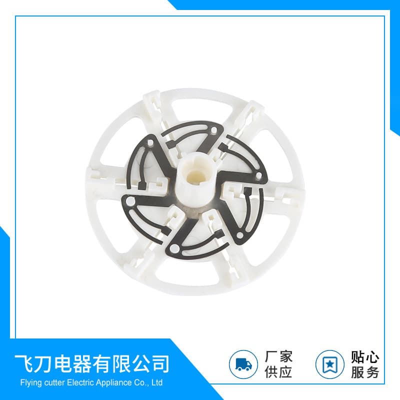 Supply of lint remover blades, wholesale of six-blade lint remover blade holders, and shaver accessories blades.