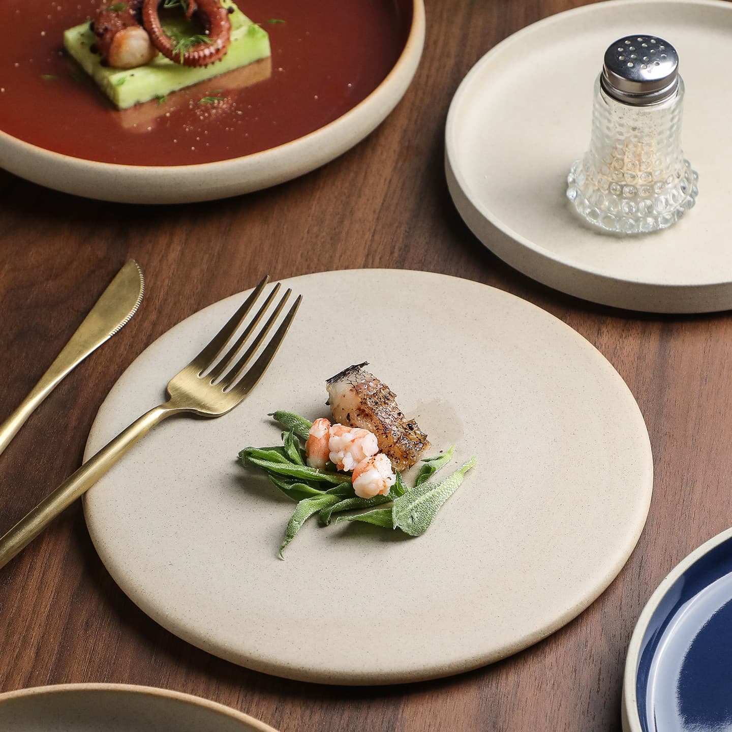 Retro unglazed ceramic flat plate Western food tray steak dinner plate cake plate sushi sashimi plate round plate