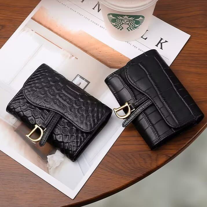 Women's Anti-Magnetic Card Holder with Multiple Slots, High-End Compact Card Case, Large Capacity for ID, Driver's License, and Cards, Slim Wallet