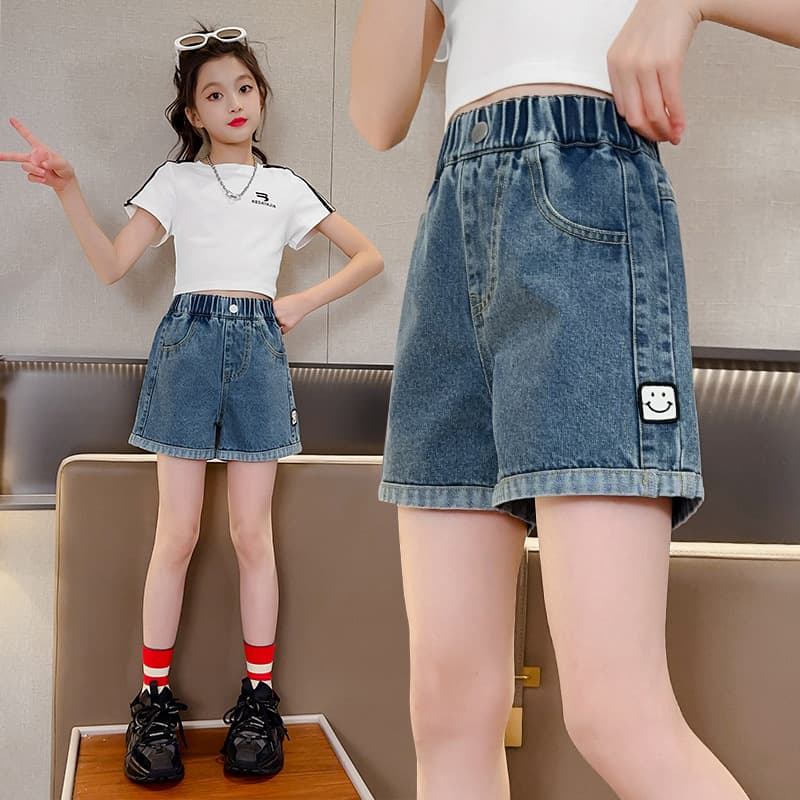 Girls' Denim Shorts 2026 Summer New Fashionable Shorts for Middle and Older Children Casual Smiley Logo Shorts