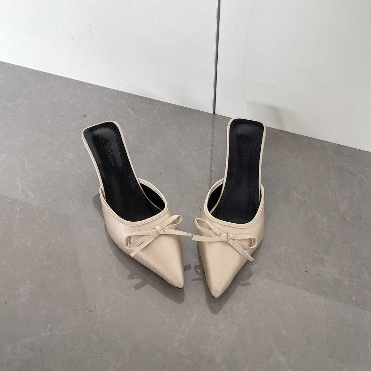 2026 New Retro Closed-Toe Mules Solid Color Bow Pointed Toe Women's Slip-On Stiletto Heels Plus Size