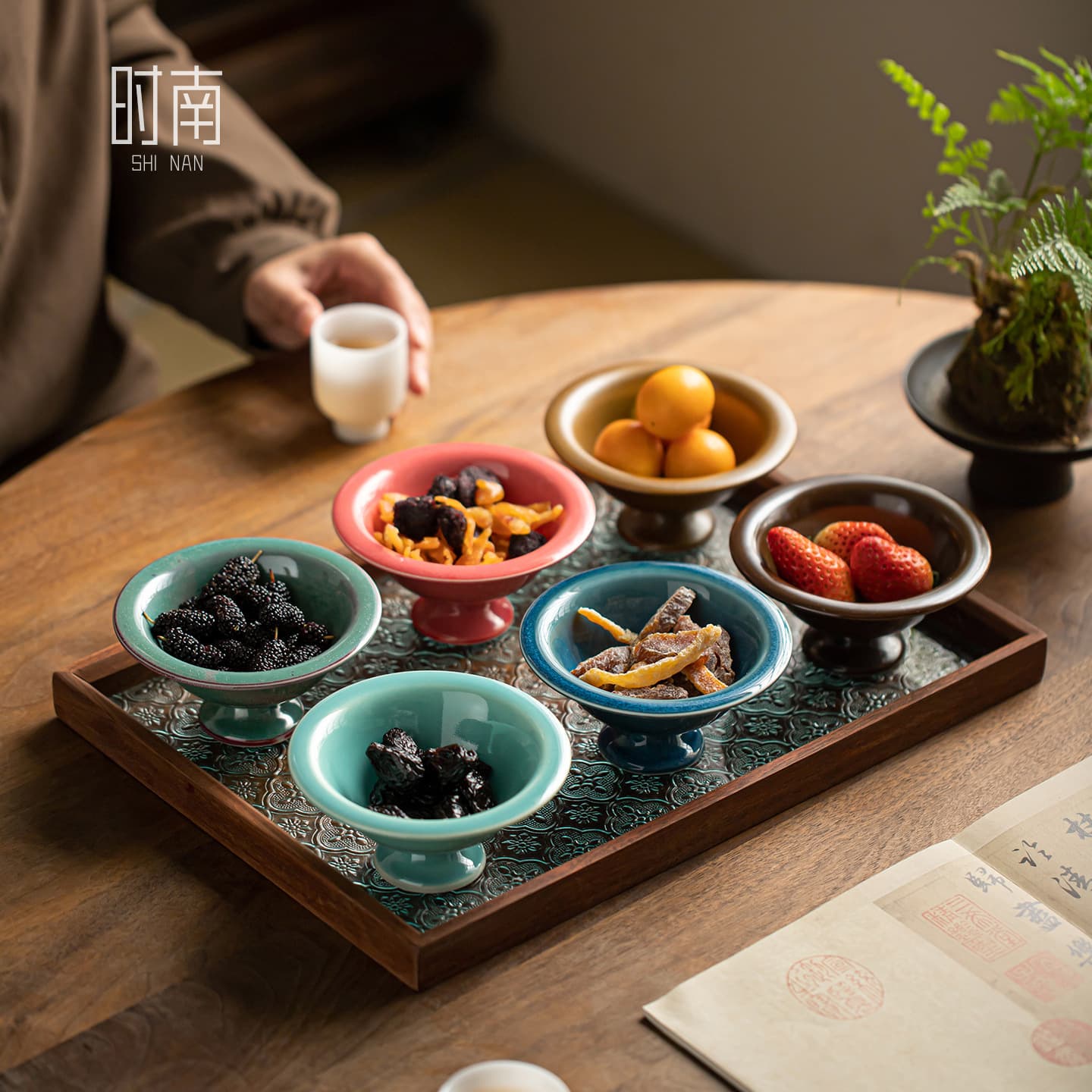 Chinese Ceramic Dried Fruit Plate, Tea Snack Plate, Living Room Coffee Table Fruit Plate, High-Aesthetic Snack Display Plate, Candy Plate