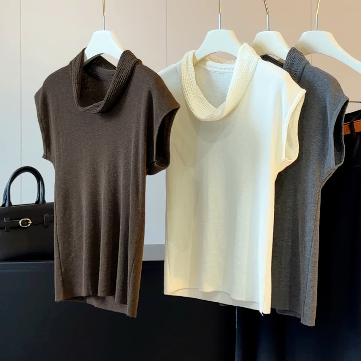 Early Autumn New Style Stacked Draped Neck Sleeveless Knit Top Women Slim Fit Bodycon Short Sleeve Base Layer Top