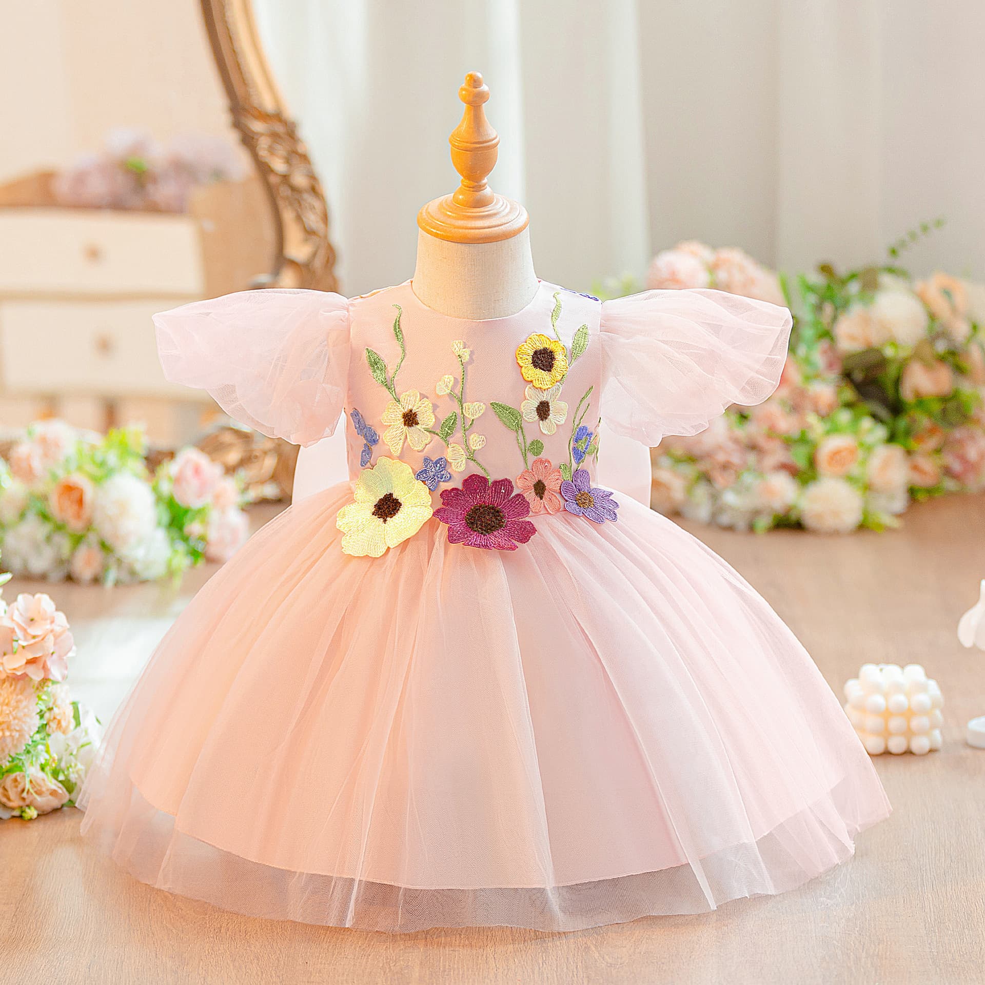 Cross-border new girls' flower flying sleeves mesh fluffy princess dress one-year-old dress kindergarten children's performance clothing