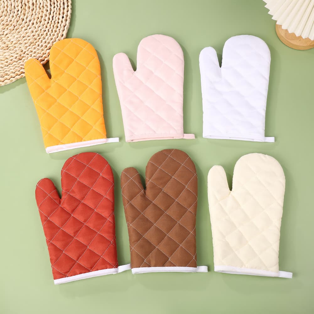 Microwave oven anti-scalding gloves oven insulation gloves thickened non-slip gloves kitchen high temperature insulation gloves