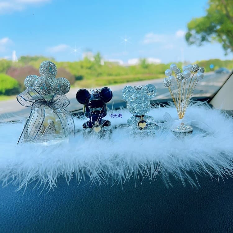 2025 New Creative Cute Cartoon Scented Car Decoration, Internet Celebrity Bear Car Perfume Ornament for Women