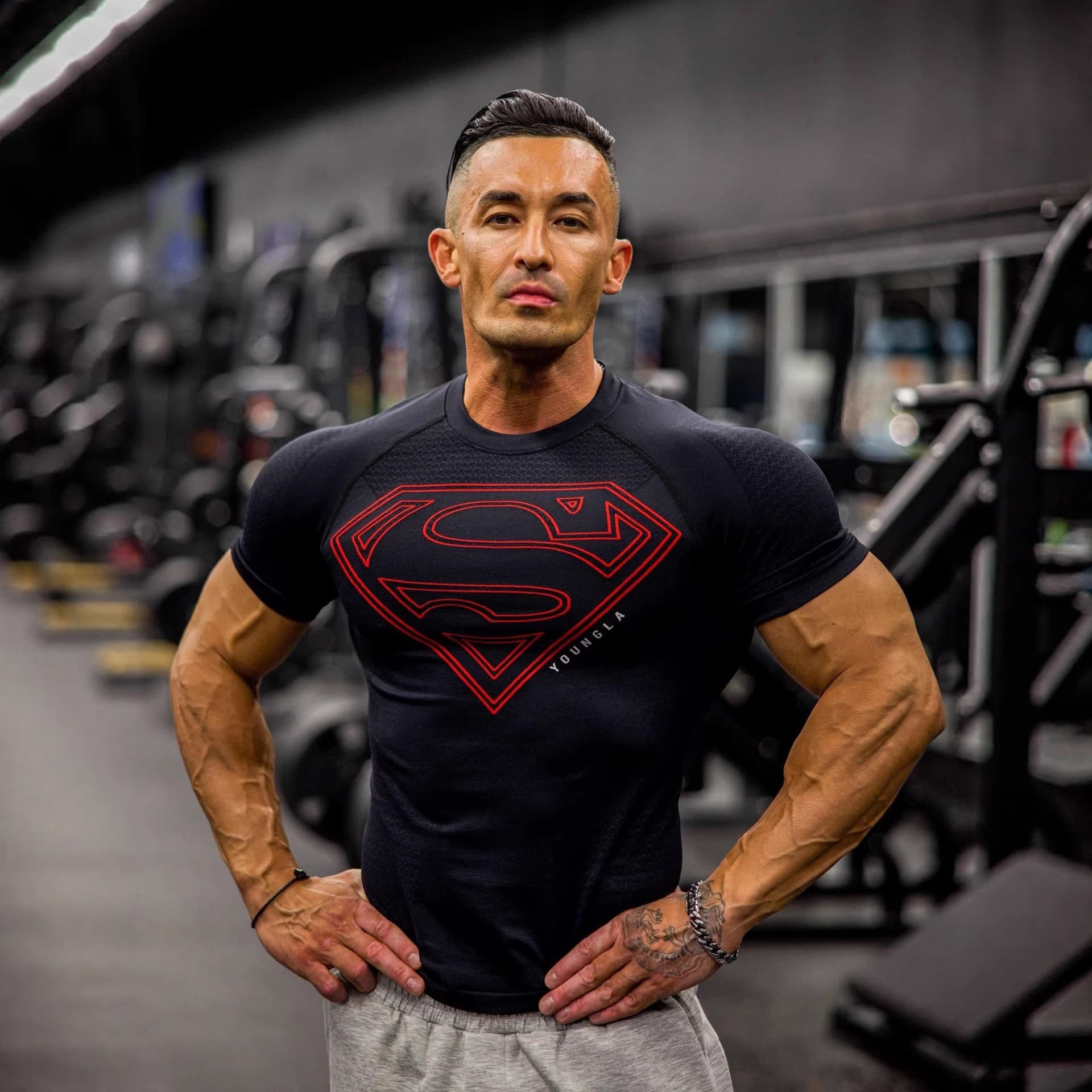 YOUNGLA x Superman New American Style Men's T-Shirt Muscle Fitness Breathable Compression Top