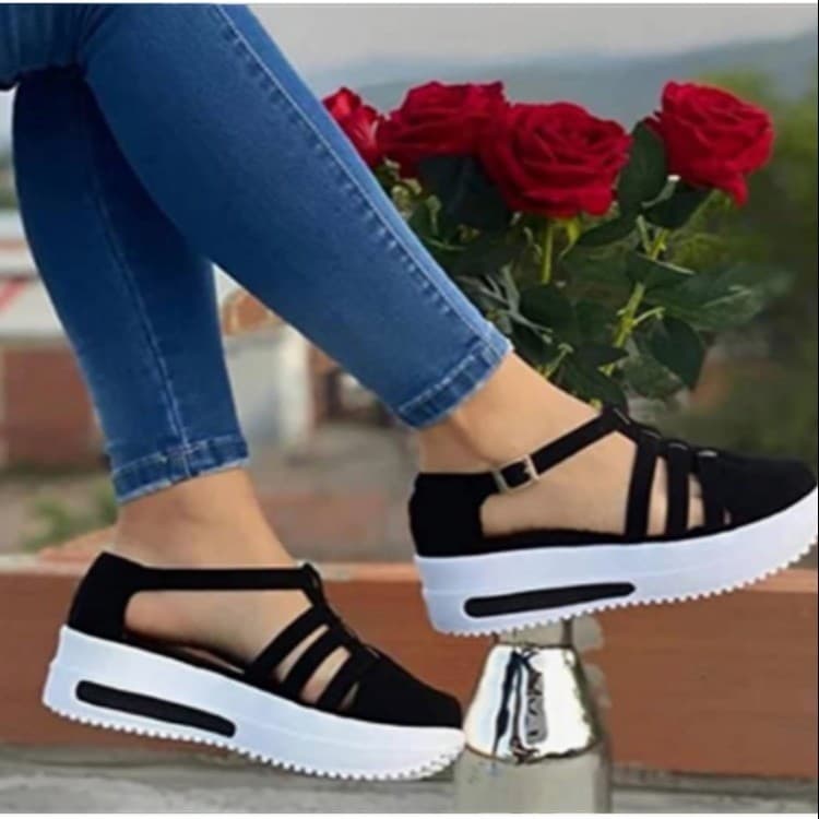 Cross-border Foreign Trade Large Size 2024 New Women's Shoes Europe and America Casual Thick Sole Height Increase Closed Toe Hollow Out Polyurethane Sole Sandals