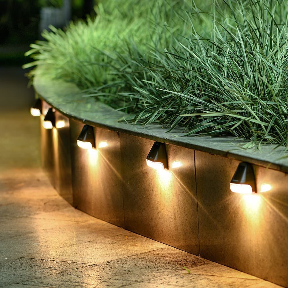 Solar Powered LED Wall Lights Outdoor Decorative Stair Step Lights for Courtyard Garden Fence Lighting Waterproof Lighting