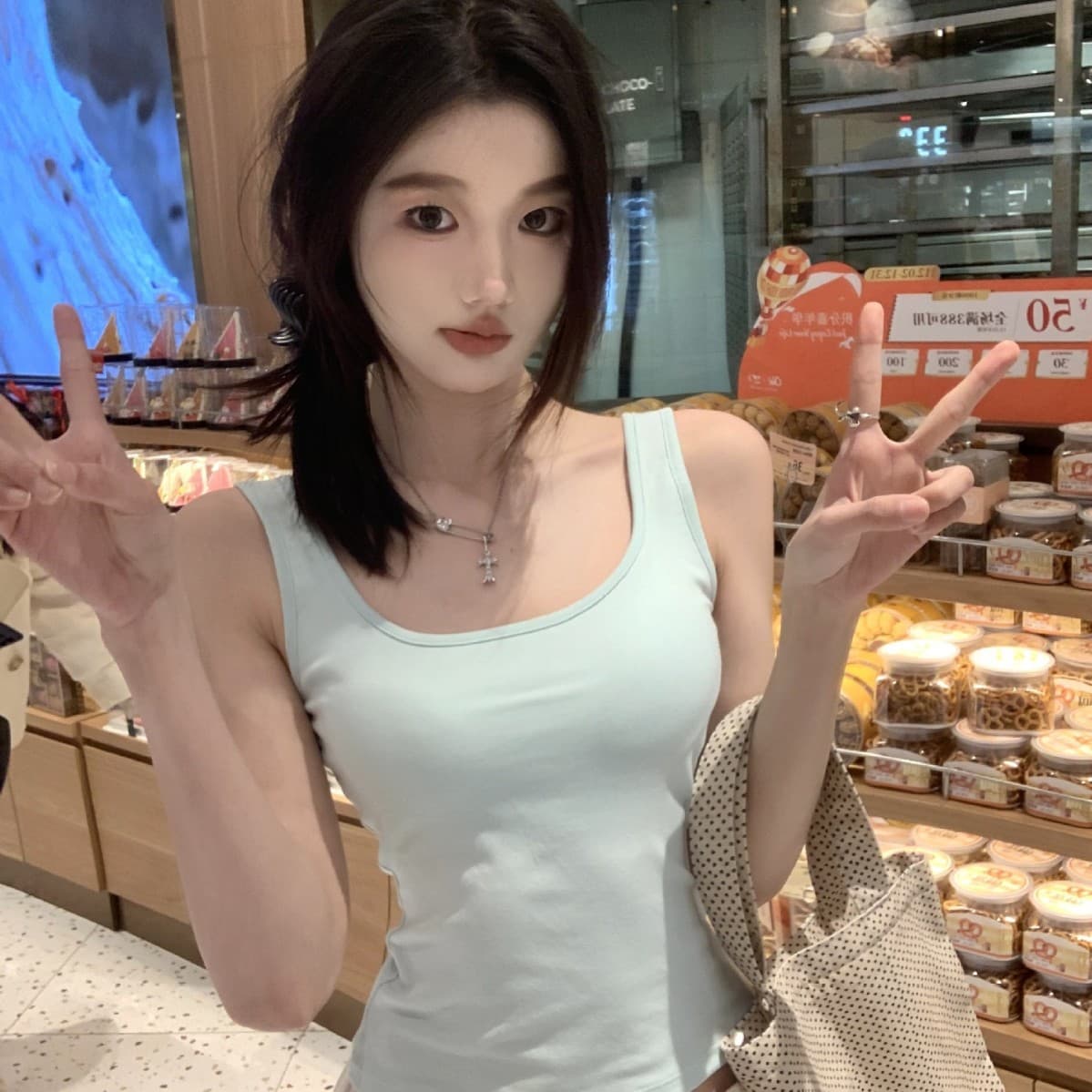 Sweetheart Square Neckline Slimming Solid Color Camisole Top for Women Early Spring Stylish Waist-Cinching Basic Sleeveless T-Shirt