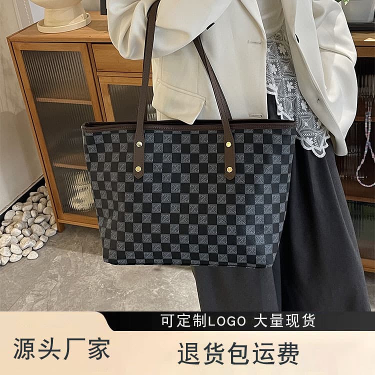 Commuting Stylish Large-Capacity Tote Bag 2026 New Model Aesthetic Niche Trendy Shoulder Bag with Vintage Texture and Print for Women