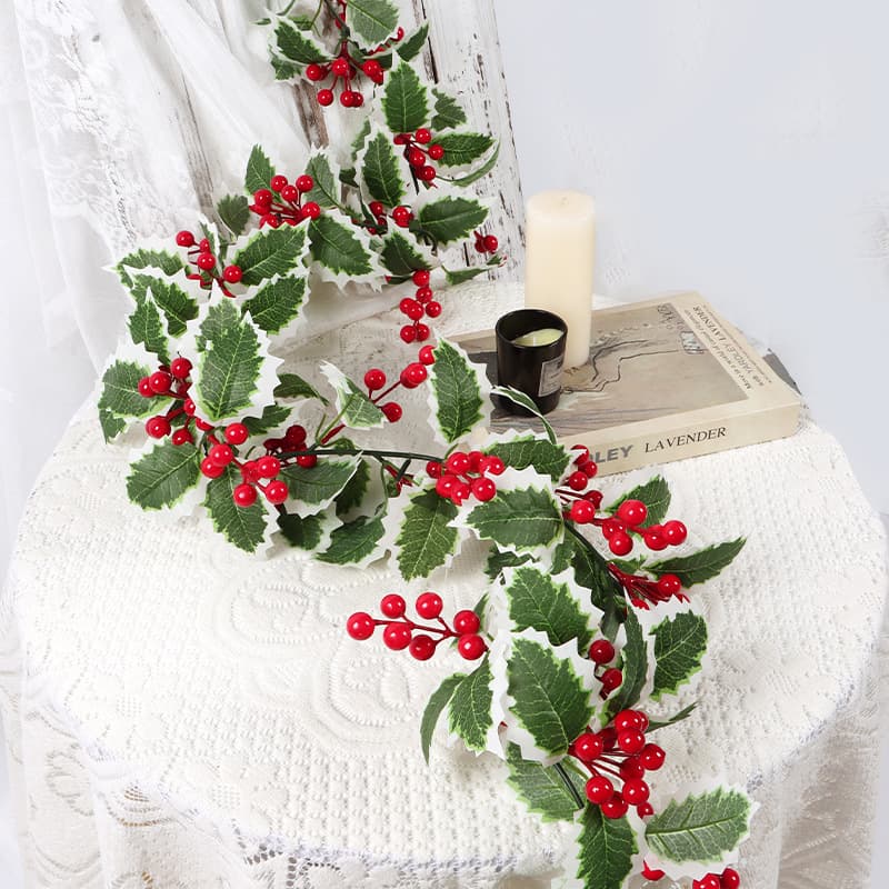 Amazon New Style Artificial Christmas Red Berry Vine Pine Needle Vine Mantle Home Decoration Atmosphere Decor Wholesale