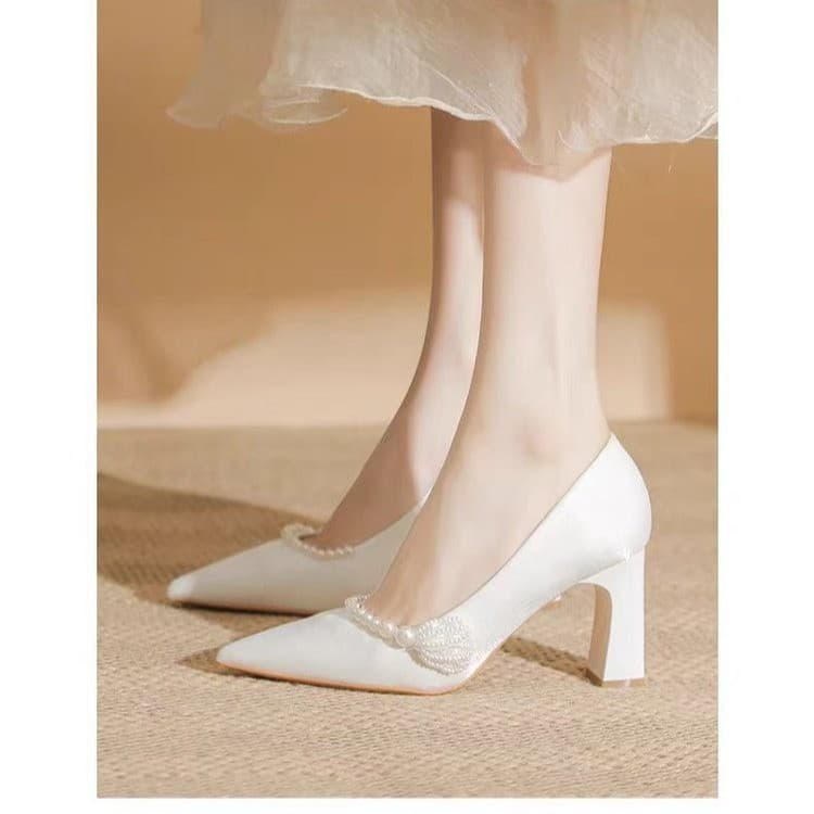 French Pearl Engagement Wedding Shoes for Bride, Comfortable Block Heel Pointed Toe Cheongsam Dress National Style High Heels for Women, Light Color