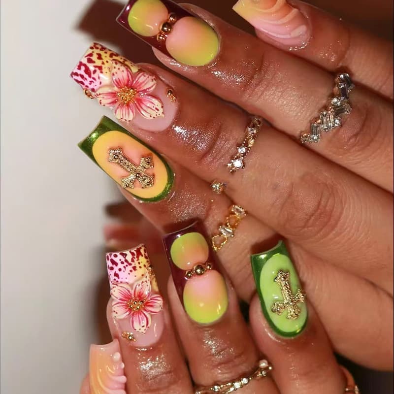 24 pieces of new European and American wearable nails ins style flower short almond cross-border boutique short manicure fake nails finished product