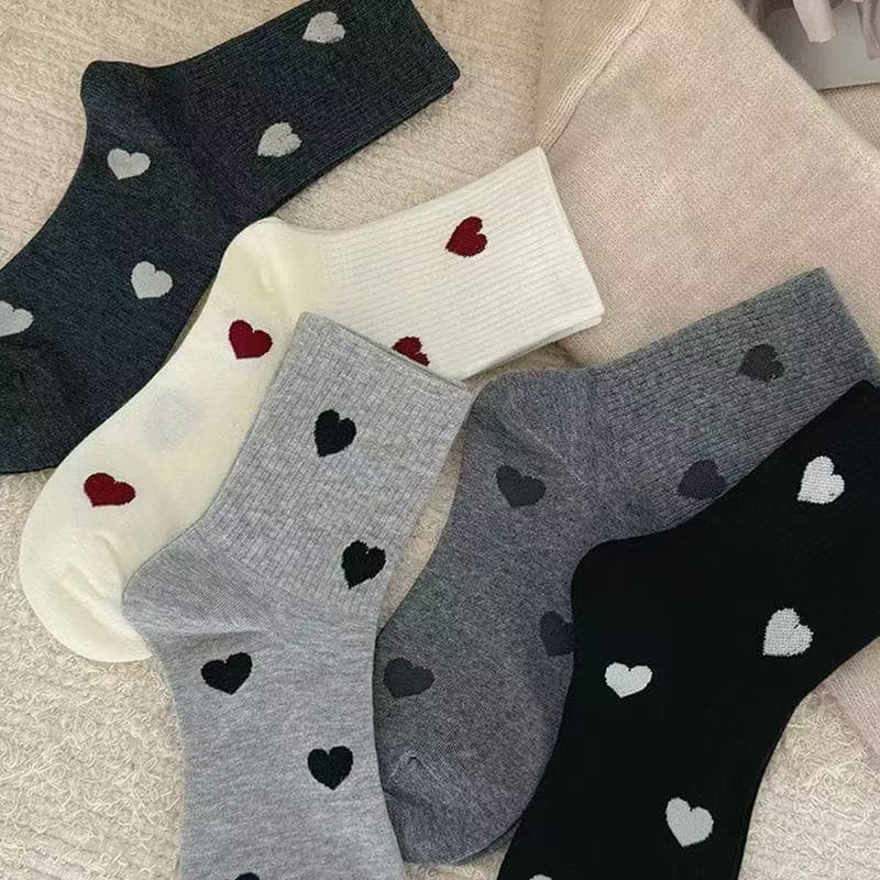 High appearance love socks, women's mid-calf autumn and winter style, trendy versatile spring and autumn sweat-absorbent breathable Korean version mid-calf gray